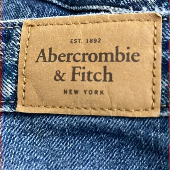 Abercrombie & Fitch Signature Collection High Rise Girlfriend Jean Distressed - Picture 6 of 8